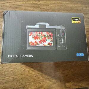 4K Ultra HD Digital Camera with Flip Screen - Black